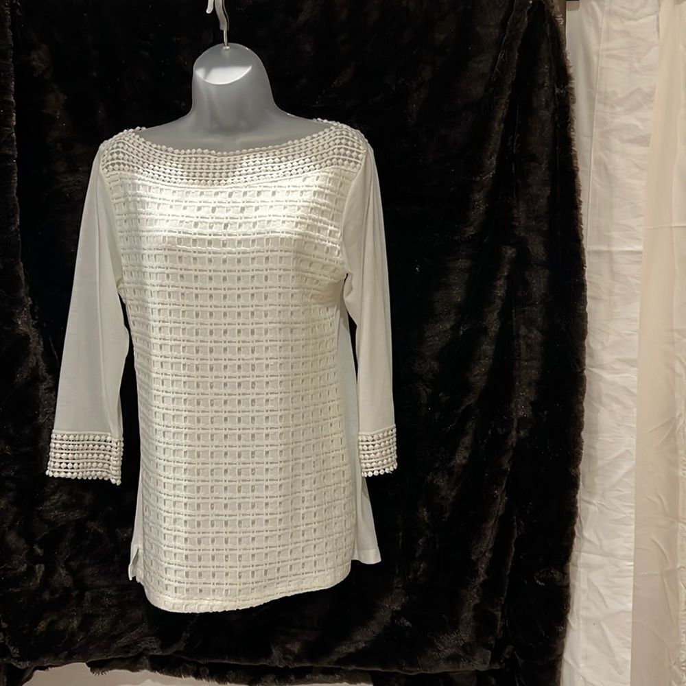 Eve and Maddie off white lace front shirt. Boat neck size S.